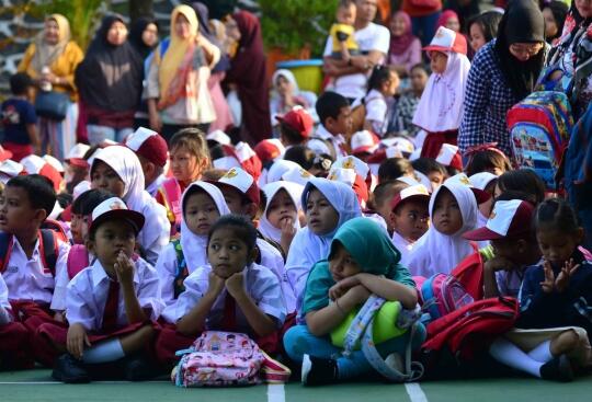 Penggiat Usaha dan Jasa yang Laris Manis Memasuki Tahun Ajaran Baru Sekolah