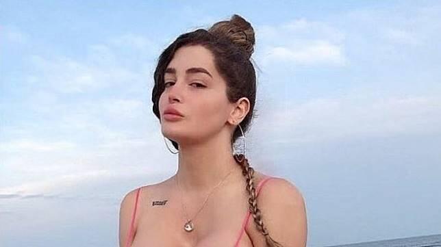 (+18) Perempuan Ini Bikin Payudara Sebesar Bola, Kecanduan OPLas