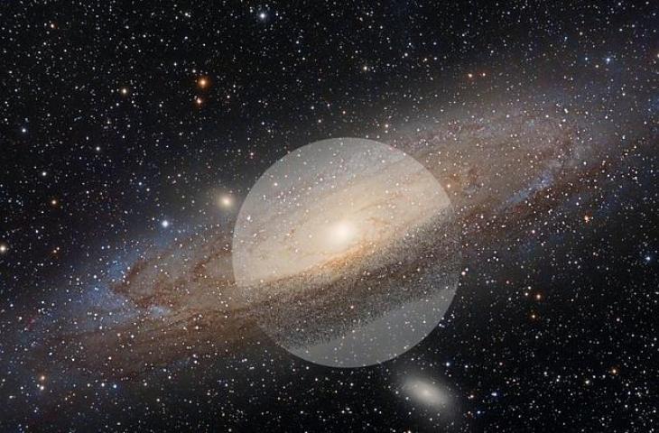 Planet saturnus terlihat secara langsung dari indonesia malam ini. seperti apa?