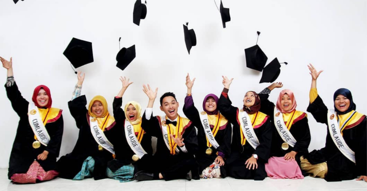 KENAPA LAMA KULIAH YANG UMUM ITU 4 TAHUN? BUKAN 3,5,6?