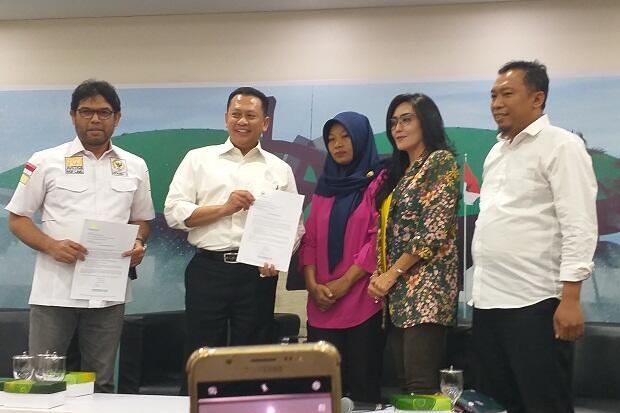Rieke Ajukan Surat Penangguhan Penahanan Baiq Nuril