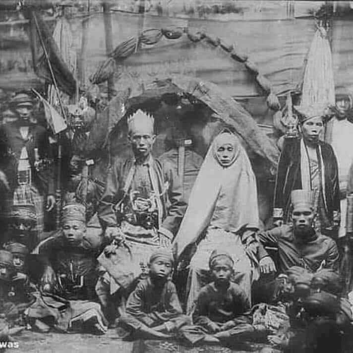 Ada Foto Wanita Indonesia Tahun 1700 Berhijab, Bagaimana Faktanya?