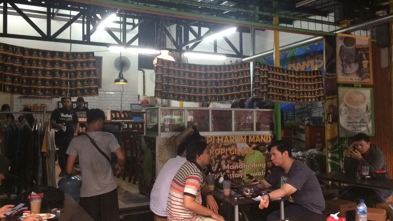 Secangkir Racikan Kopi Segar Ditengah Kemacetan