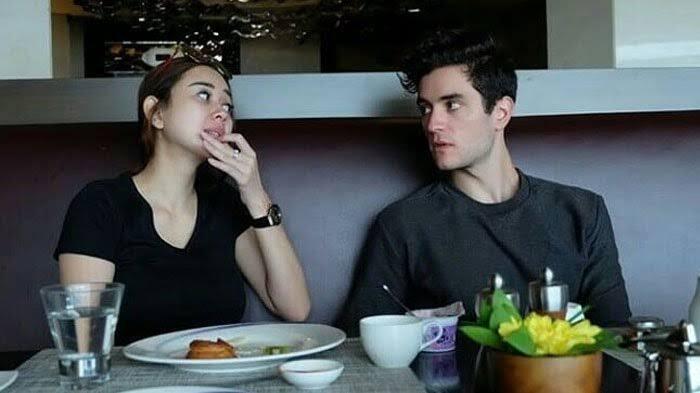 Kalian Pilih Yang Mana, Jomblo Atau Pacaran? Jangan Sampai Nyesel Loh! 