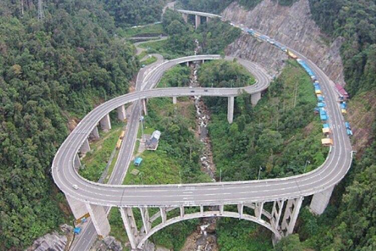 2 Jembatan Extreme Di Indonesia, Berani Agan Lewatin ?