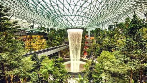 Bandara Changi Singapura Bisa Bikin Kamu Mau Balik Lagi.. 