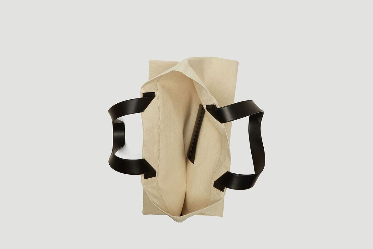 Totebag SUPER Besar Dihadirkan Jil Sander dengan Harganya yang SUPER Mahal!