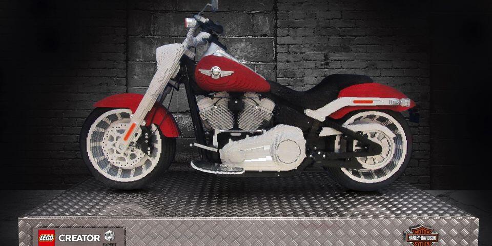 Keren Gan! LEGO Bikin Mainan Replika Motor Harley-Davidson Fat Boy