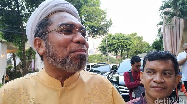 Ngabalin: Kenapa Mesti Pemerintah Dibebani Pemulangan Habib Rizieq?