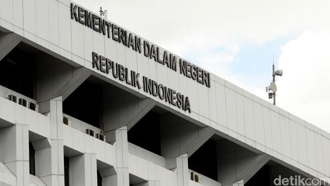 Gubernur Kepri Kena OTT, Kemendagri: Kalau Ditahan, Wagub Jadi Plt