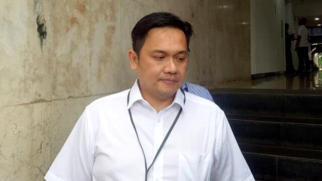Hotman Paris Akan Dilaporakan Farhat Abbas