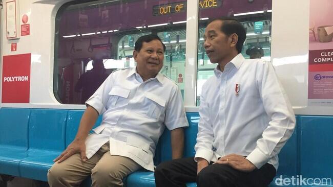 Prabowo-Jokowi Bertemu di Stasiun MRT Lebak Bulus, Warga: We Love You!