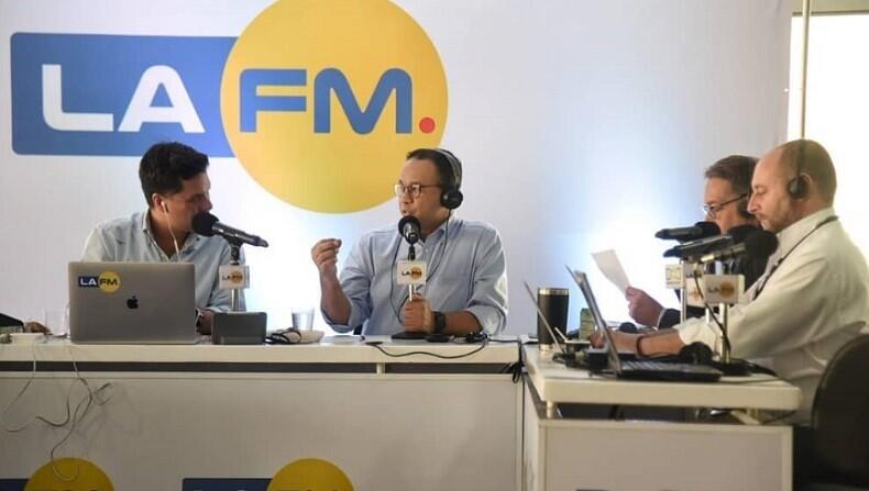 Gaya Anies Baswedan Siaran Di Radio La Fm Kota Medellin Kollmbia