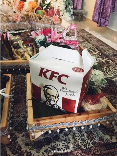 Wanita Cantik Ini Meminta Ayam KFC Dijadikan Sebagai Mahar Pernikahan