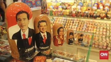 Boneka Jokowi Laris Jadi Oleh-oleh di Rusia