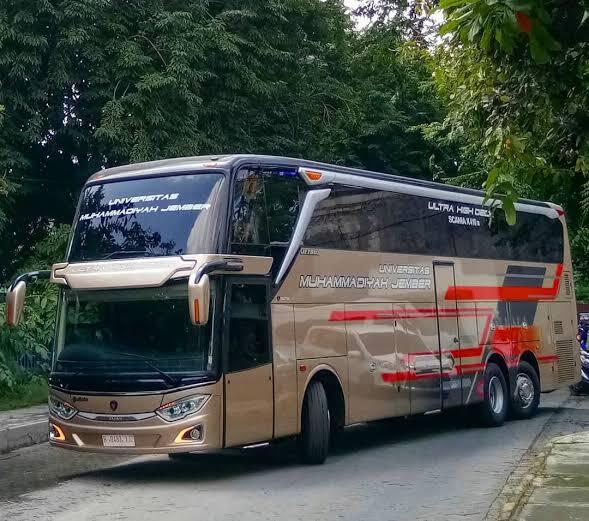 Gila..!! Ada Bus Mewah Di Universitas Muhammadiyah Jember...