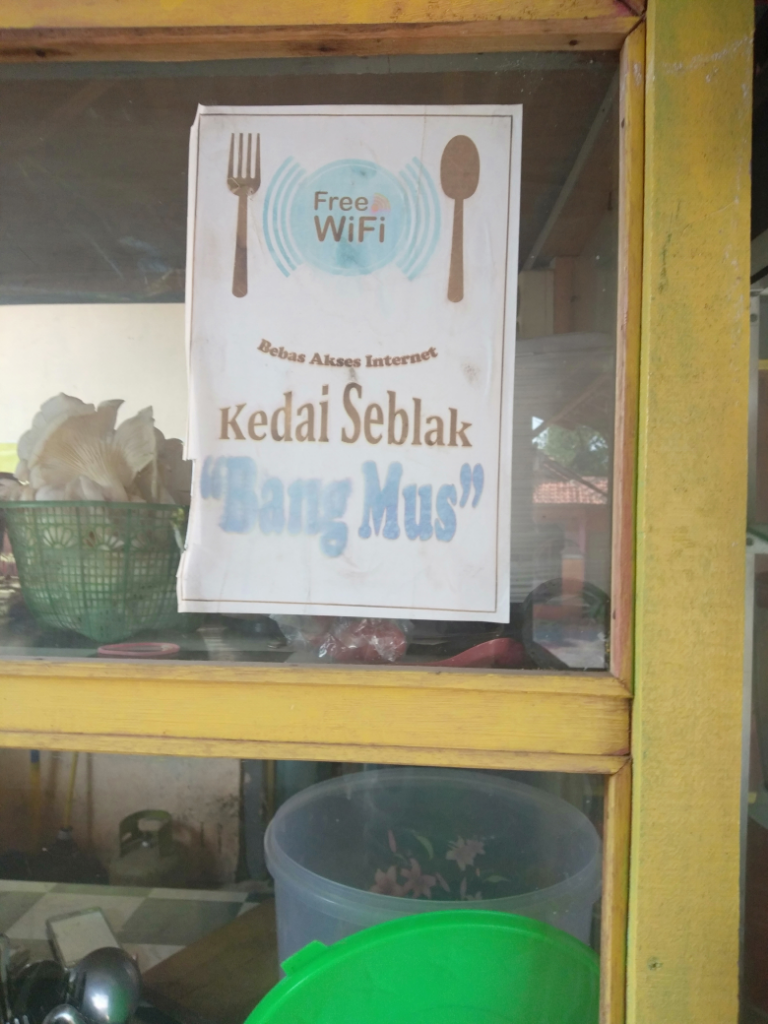 Siang-siang Makan Di Kedai Seblak Bang Mus, Rasanya Mak Nyuss, Minumannya Syeger Cius