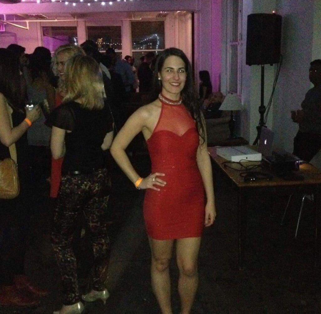 KEMATIAN TRAGIS AKIBAT SEPELEH PADA BUSANA SENDIRI, N0. 4 AGAK NYELENEH