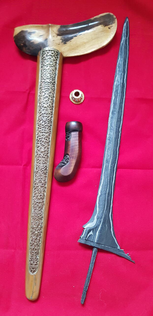 Keris Mundharang Pamor Tejo Kinurung HB V (COLLECTOR ITEM) - Sertifikat TMII