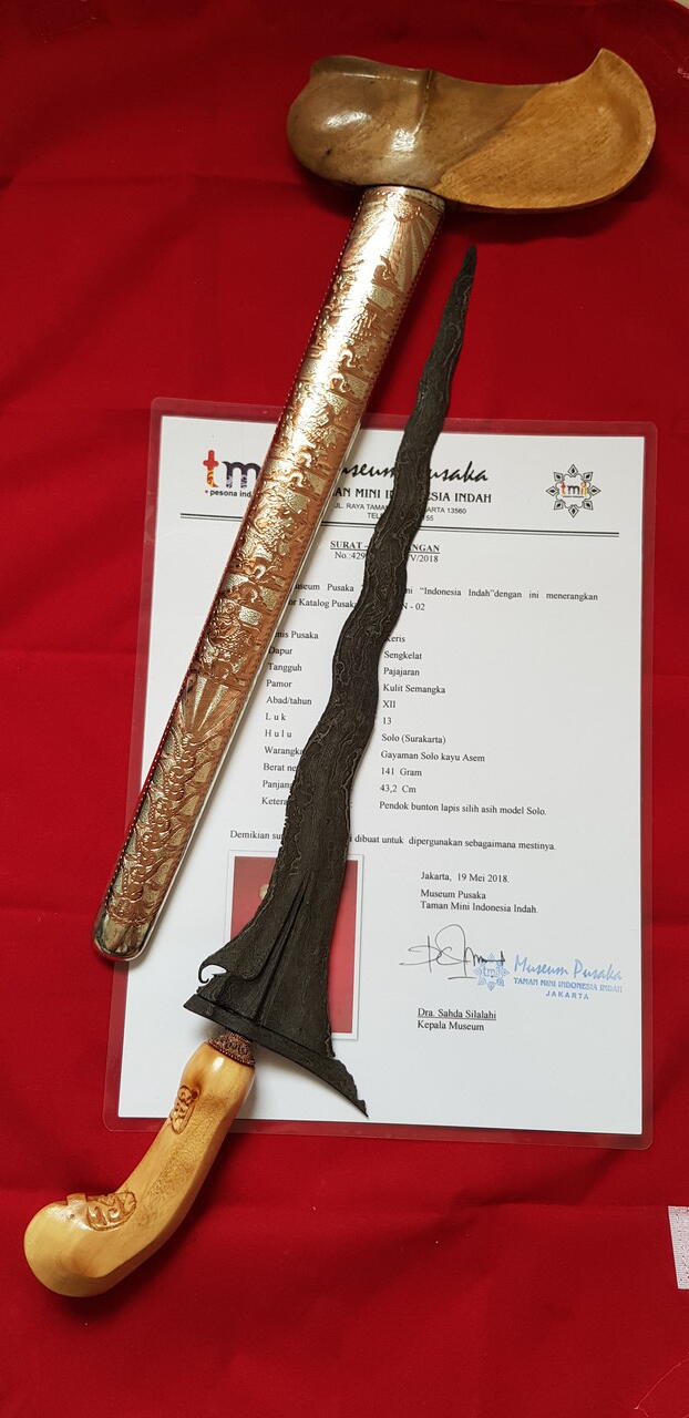 Keris Sengkelat Pajajaran Abad 12 TUS (Tangguh Utuh Sepuh) - Sertifikat TMII