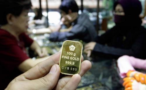 Harga Emas Antam Terus Turun, Sekarang Rp697.000/Gram