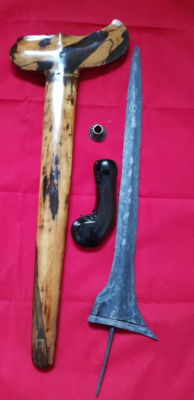 Keris Jalak Nguwuh Tetesing Warih Tuban Abad 16 TUS (Tangguh Utuh Sepuh) 