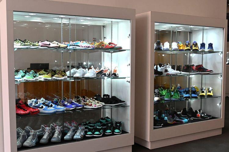 Pria Ini Borong 99 Koleksi Sneakers Langka Seharga Rp 11,8 Miliar!