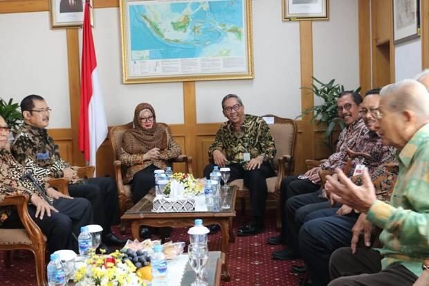 Keluarga Cendana Serahkan Dokumen Penting Pak Harto ke Negara