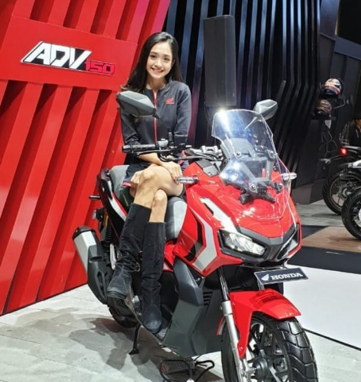 LOUNGE - Honda ADV 150 - Skutik adventure - ready to explore