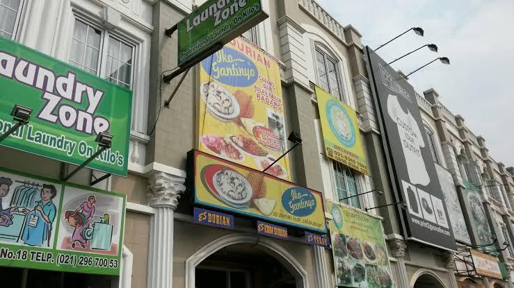 Menikmati Segarnya Es Durian "Iko Gantinyo"
