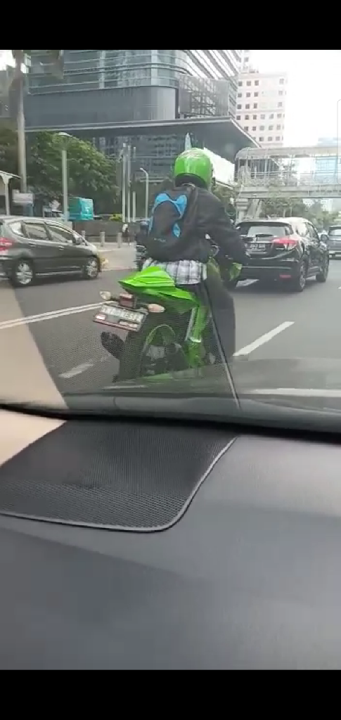 Gokil! Sepeda Ontel Dimodif Jadi Motor Kawasaki, Penasaran?