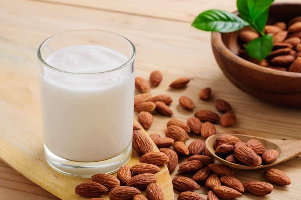 GILA, Inilah 5 Manfaat Mengkonsumsi Susu Almond