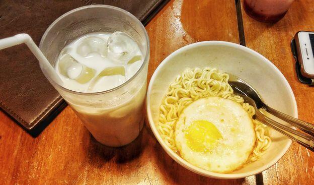 Jajan Indomie Di Warunk Upnormal