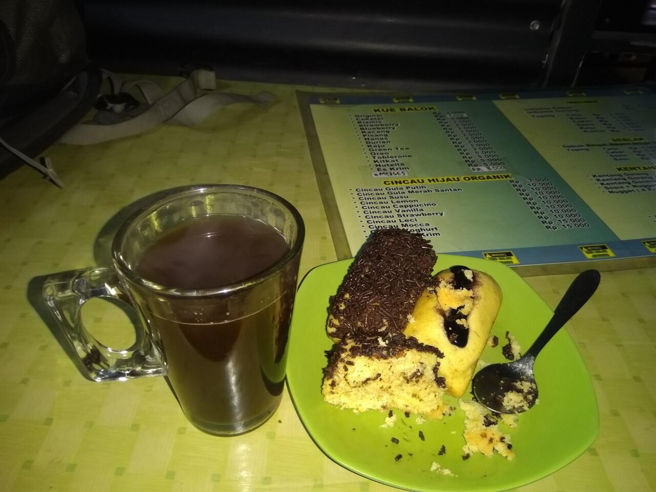 Minuman Segar Menghangatkan & Cemilan Balok Pengganjal Perut