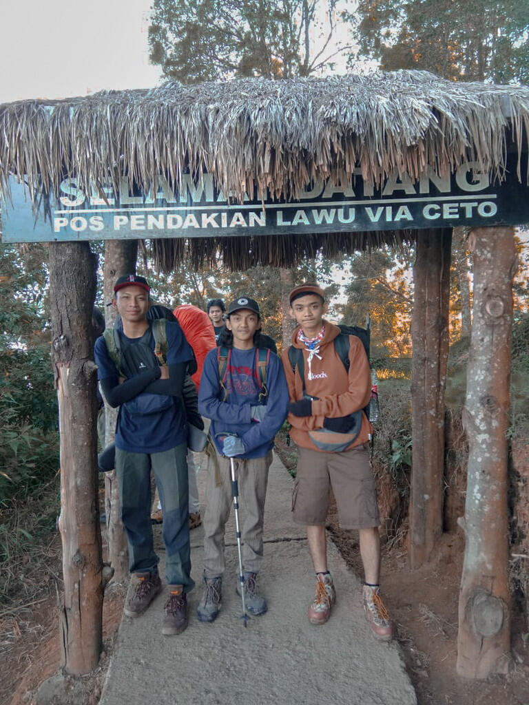 Beberapa peraturan yang wajib ditaati ketika mendaki Gunung Lawu