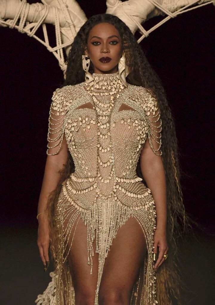 Intip Gaya Fashion Beyonce di Music Video 'Spirit' Yuk! KEREN SIS!