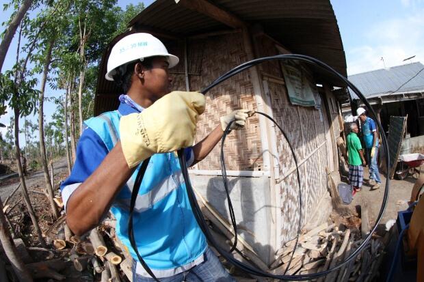 Setengah Juta Rumah Tangga Tak Mampu Bayar Sambung Listrik