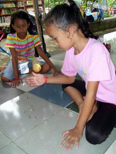 Jangan mengenang masa kecil lagi deh! yakin sakit gan!