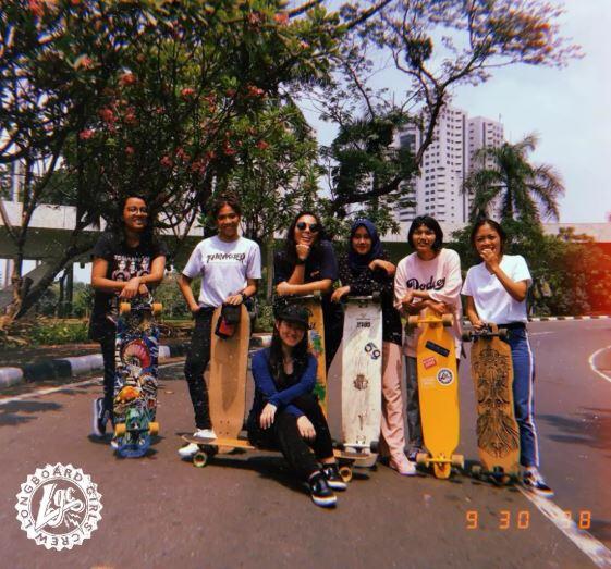 TOP 20 KOMPAK: Longboard Girls Crew Indonesia