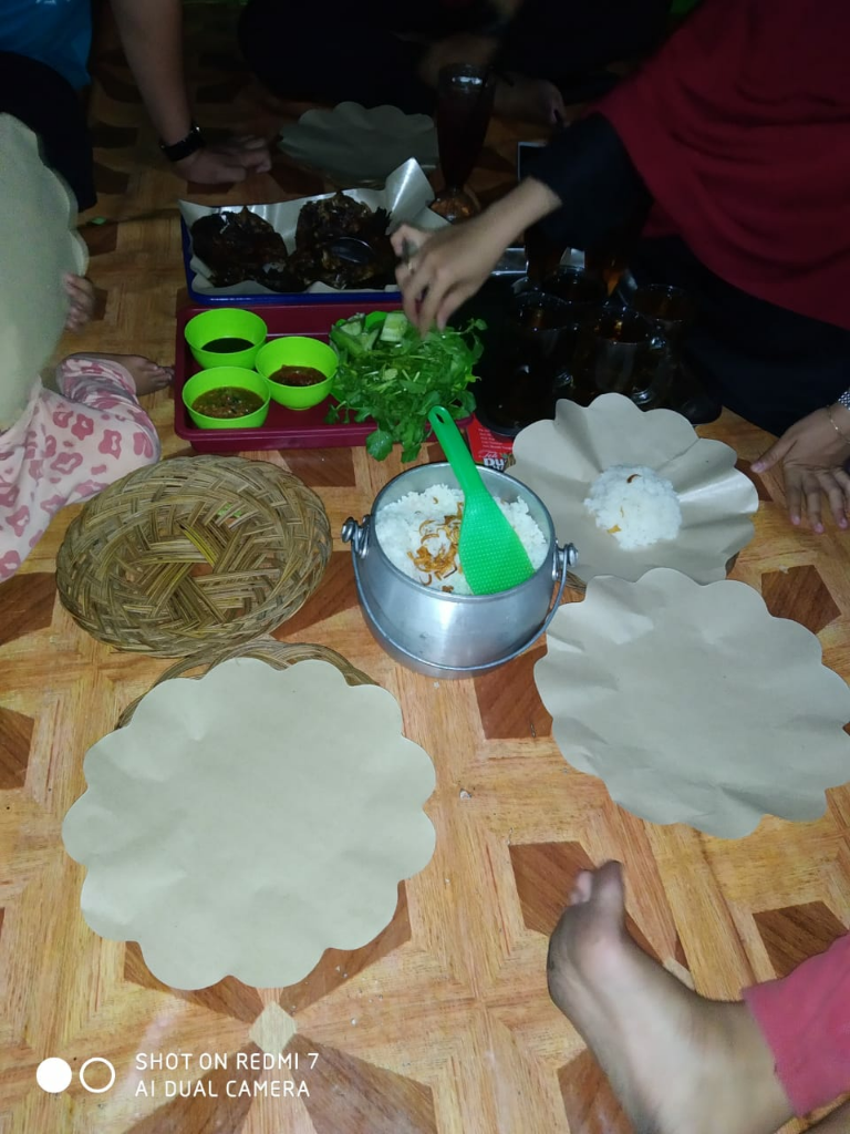 Ikan Bakar Paket Murah Di Pinggir Danau