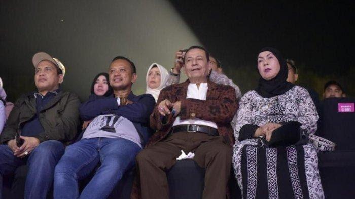 Ketika Habib Luthfi bin Yahya Menangis Menyaksikan Pertunjukan Yanni di Prambanan