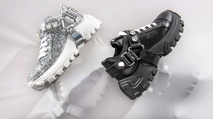 Mau Sneakers Bling-bling Berhias Kristal? Sikat Produk Miu Miu Aja! Cuma 13 Jutaan!
