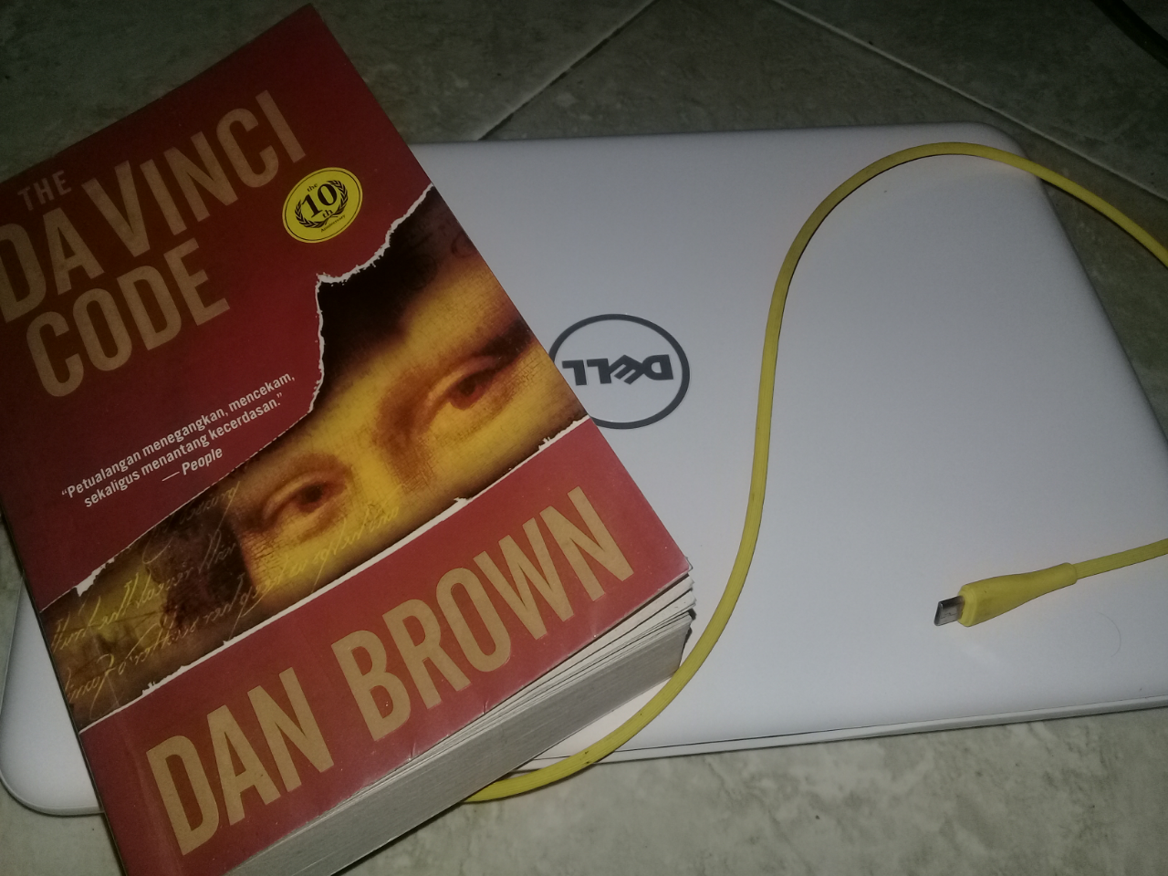 Dan Brown, Aku, Dan Pria Redaktur Surat Kabar