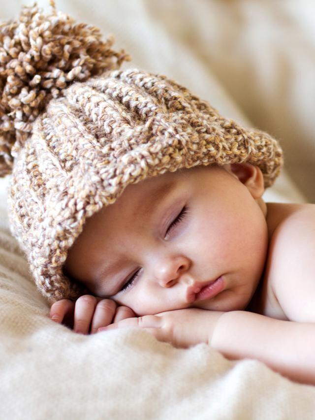 Moms! Jangan Biarkan Bayi Tidur dengan Ayahnya Ya! Hati-hati!