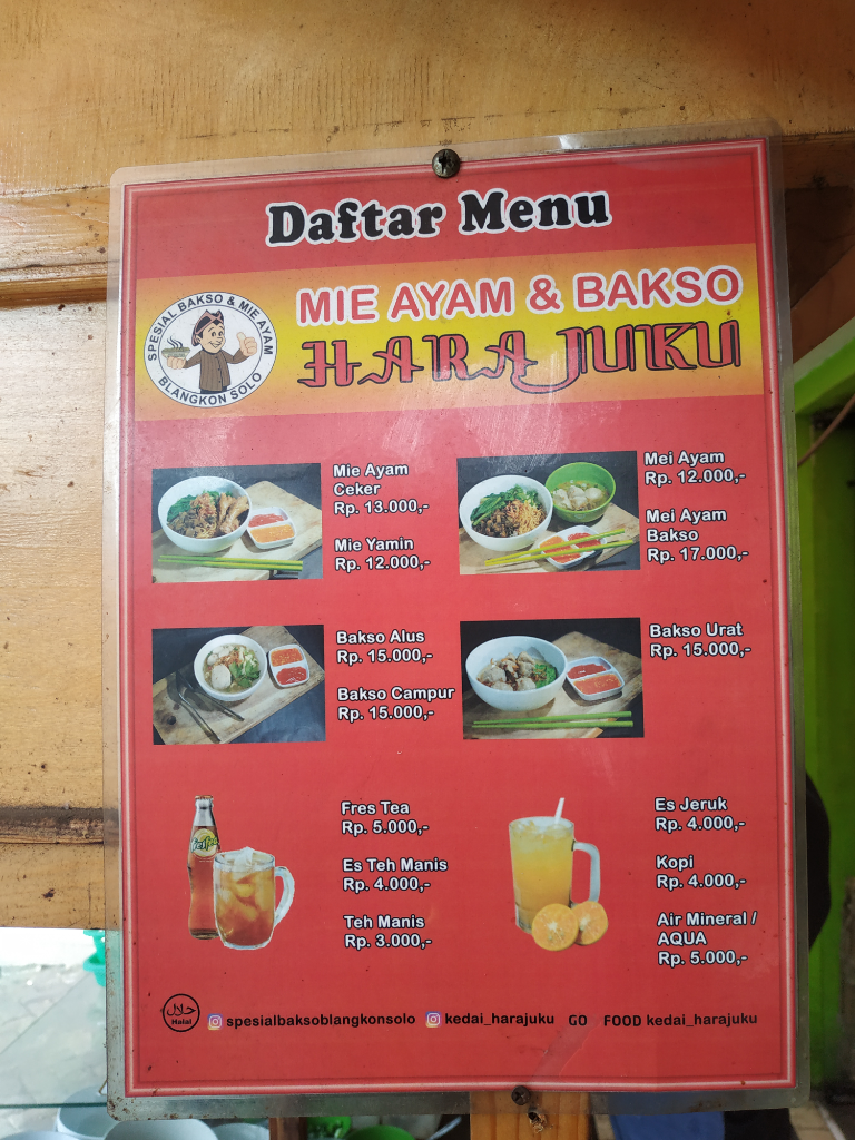 Makan Siang Dengan Mie dan Bakso yang Bikin Syeger