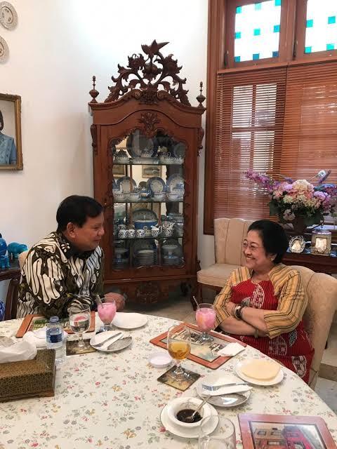 Politik Nasi Goreng Ala Megawati, Buat Prabowo Tersenyum