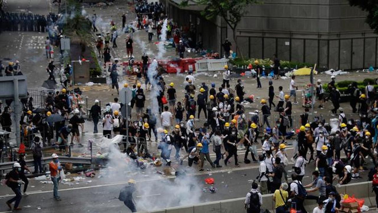 7 Fakta Triad yang Diduga Serbu Massa Aksi Pro-Demokrasi di Hong Kong