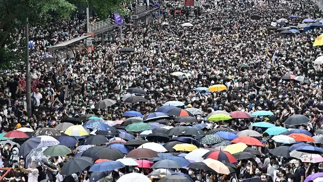 7 Fakta Triad yang Diduga Serbu Massa Aksi Pro-Demokrasi di Hong Kong