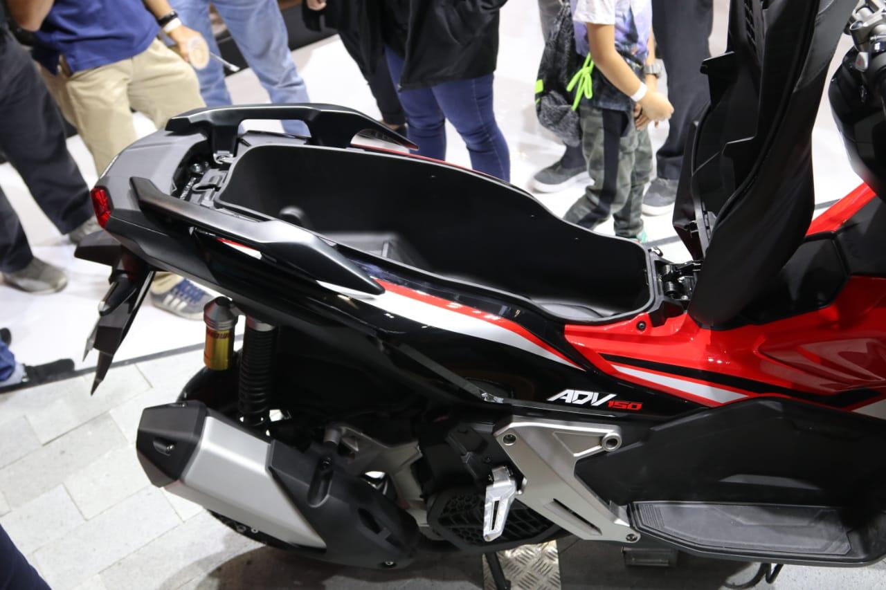 Honda ADV 150: Handling dan Suspensi Oke Punya, Layak Dibeli