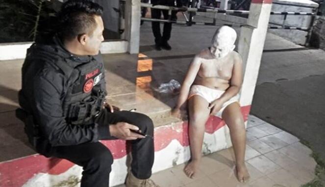 Prank Jadi Pocong Ala Netizen +62 Berakhir Sia-sia